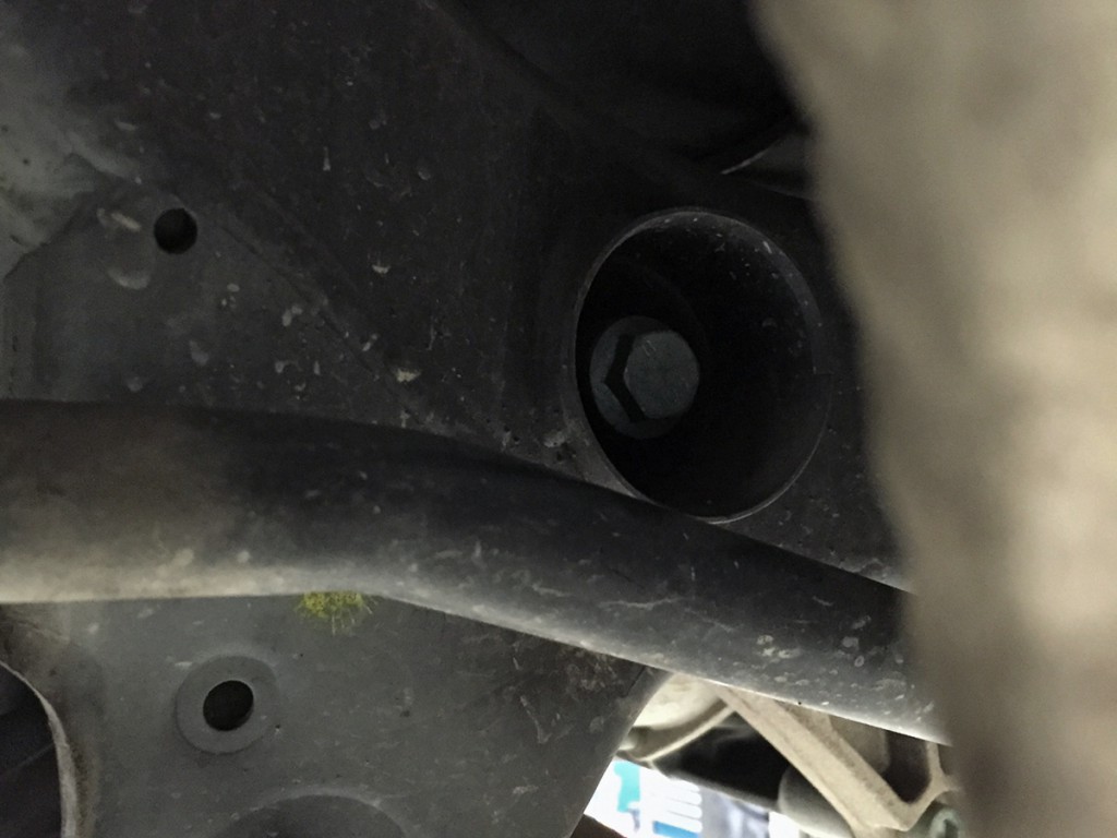 Installation Instructions: B6/B7 Audi A4/S4/RS4 Rear Differential Carrier Mount Insert Kit DIY Step 1